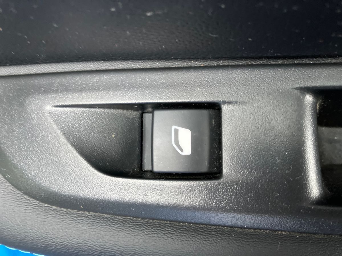 Used Peugeot 208 2022 for sale - 76957966: Photo 29