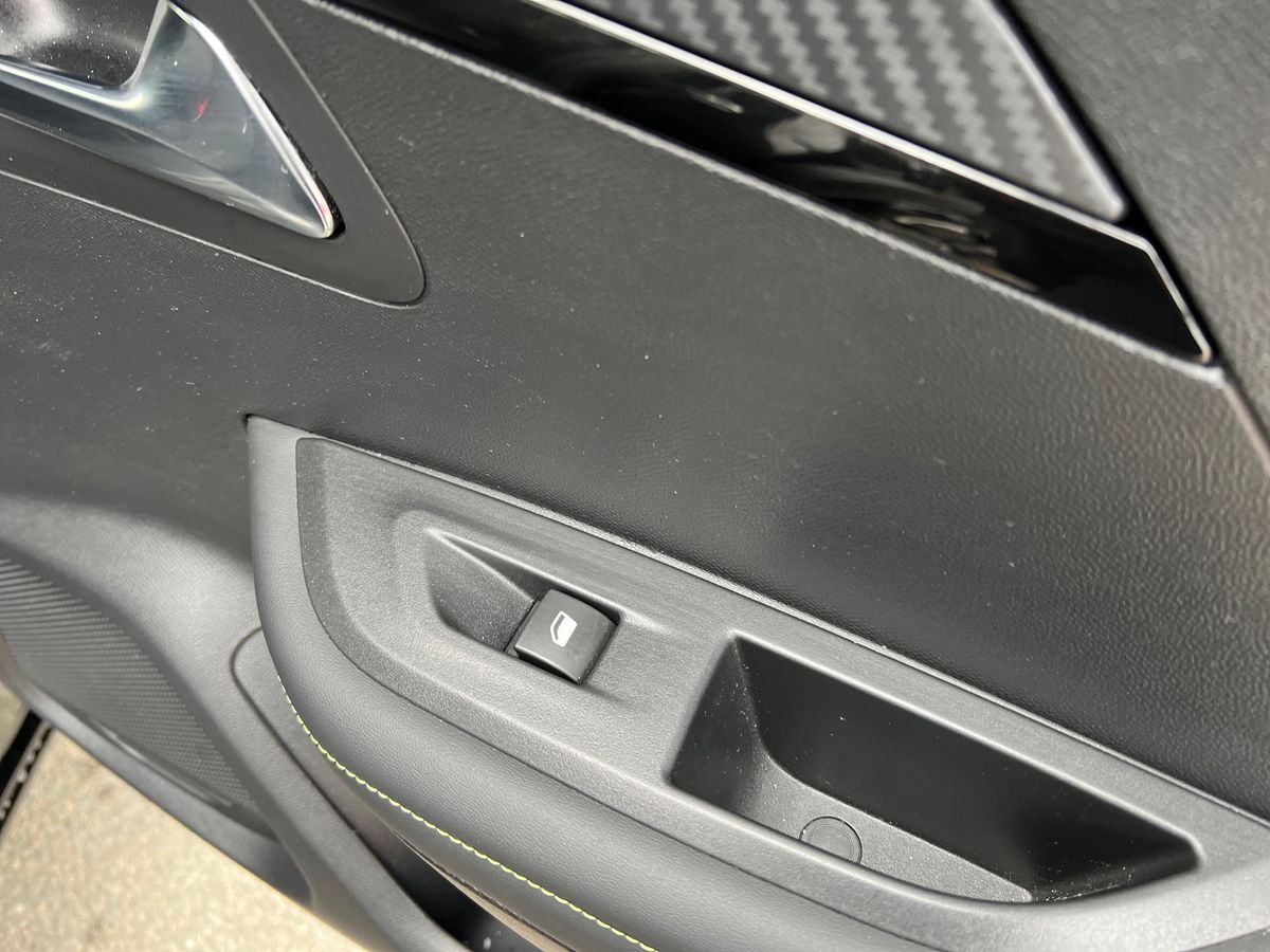 Used Peugeot 2008 2023 for sale - 75904012: Photo 21