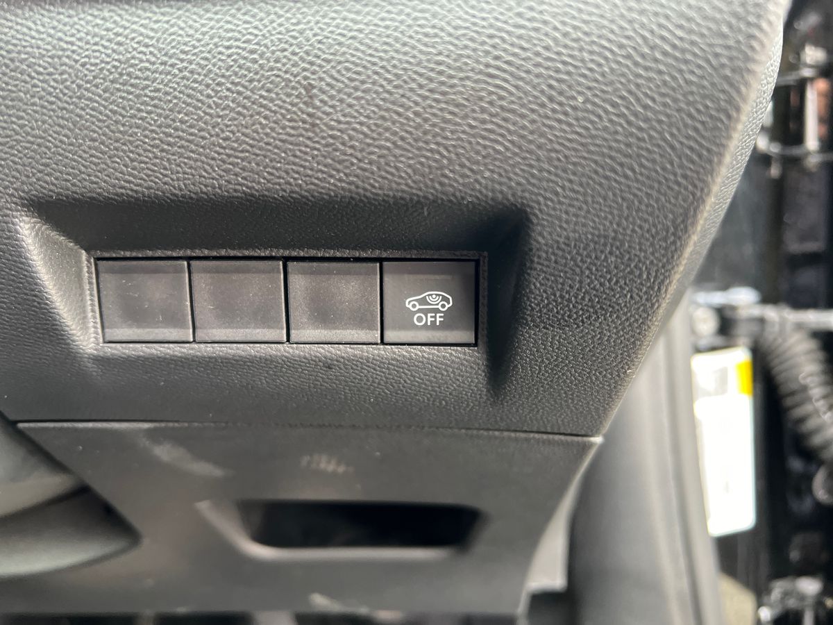 Used Peugeot 2008 2023 for sale - 75904012: Photo 33