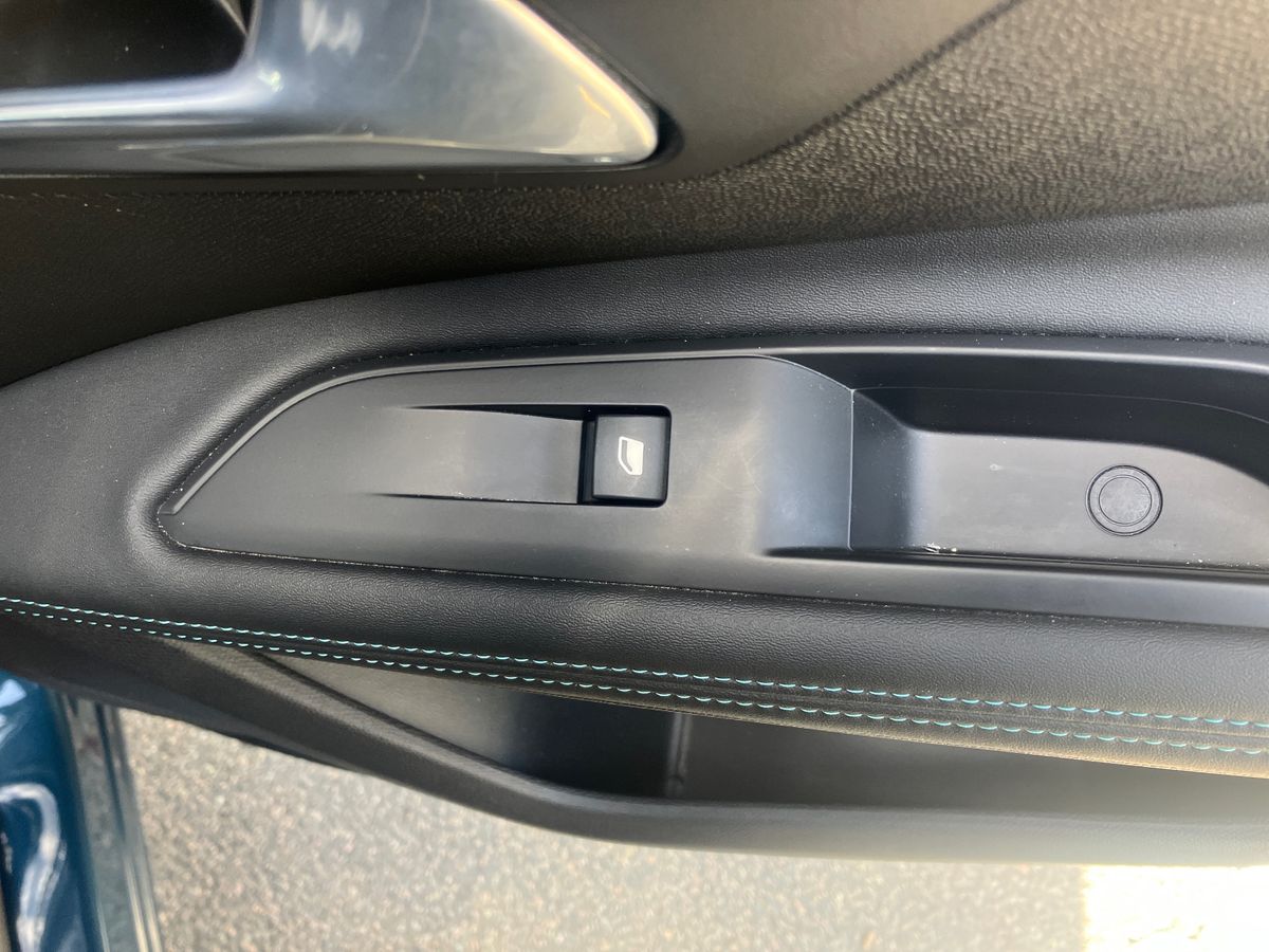 Used Peugeot 3008 2022 for sale - 76142132: Photo 41