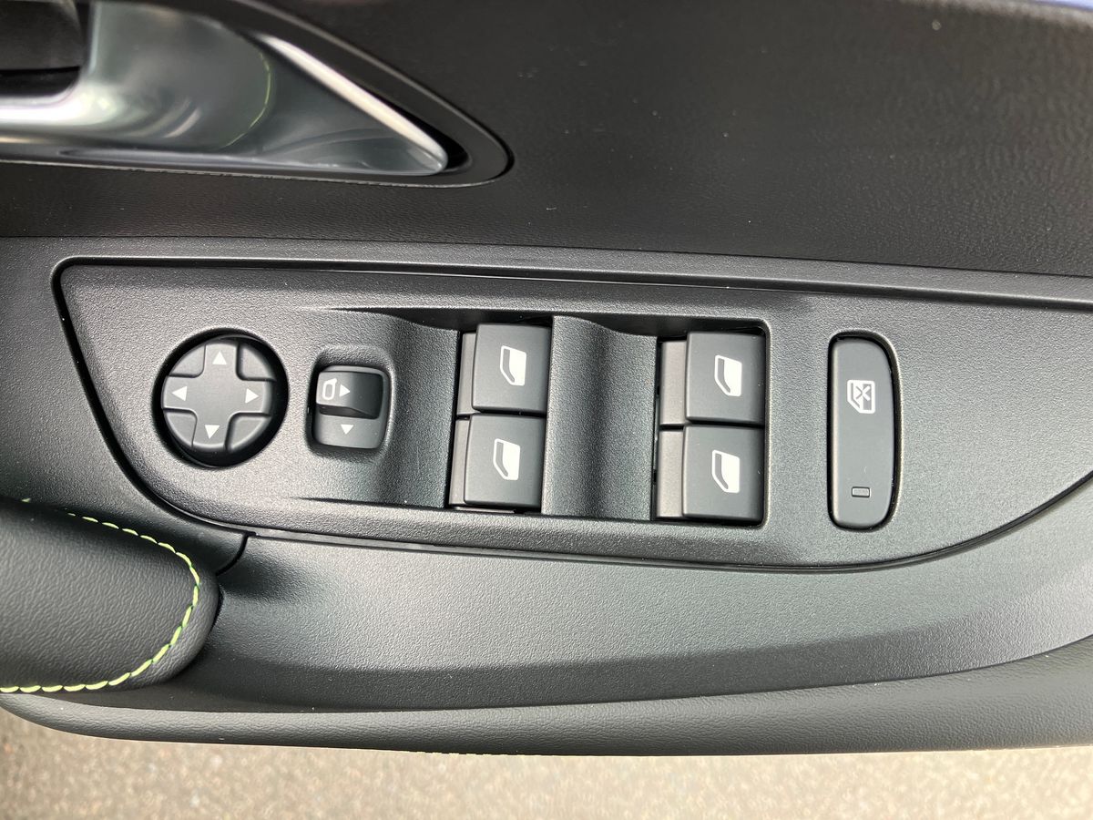 Used Peugeot 2008 2025 for sale - 75945662: Photo 18