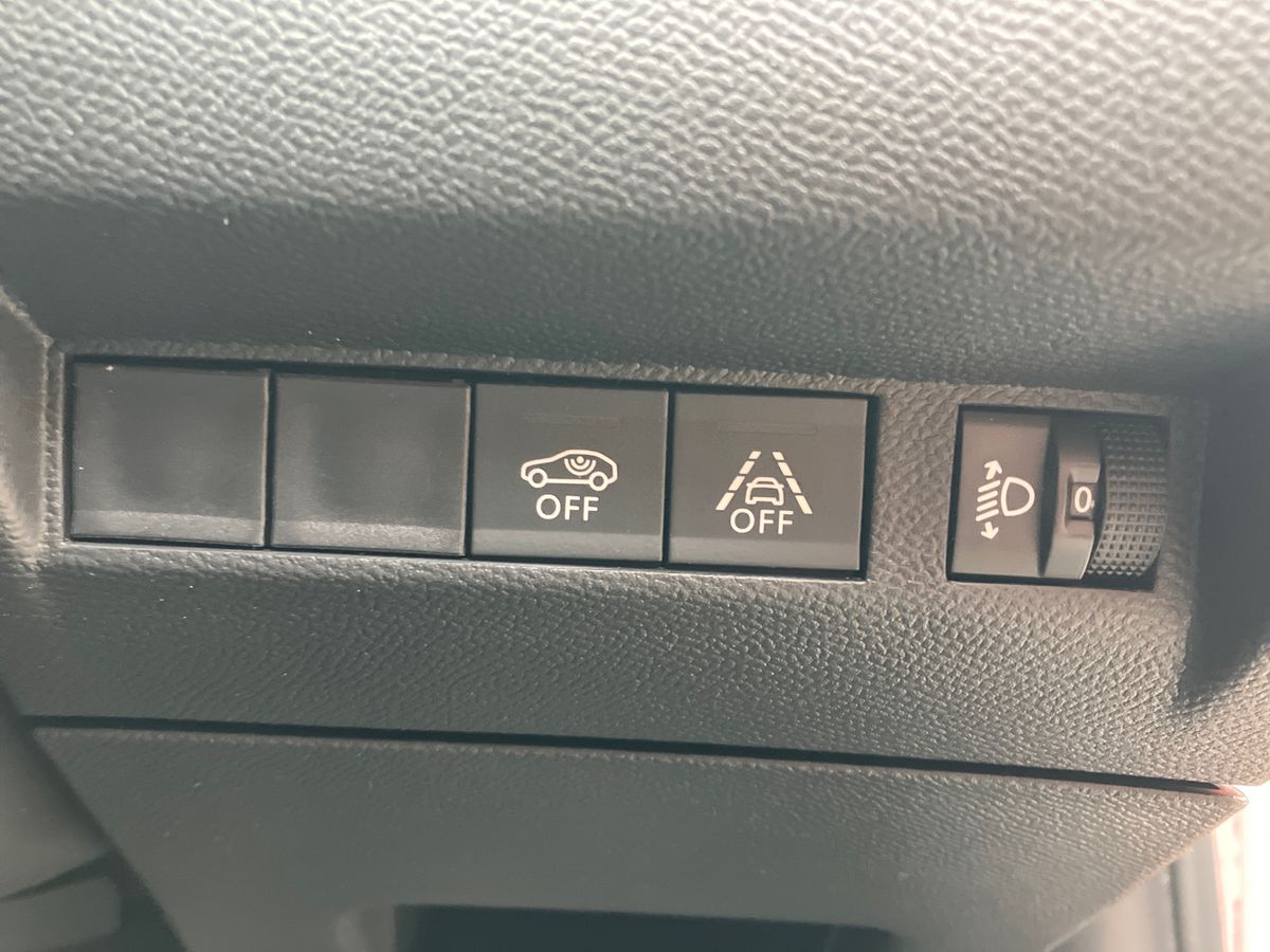 Used Peugeot 2008 2023 for sale - 76097444: Photo 35