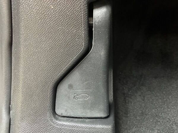 Used Peugeot 2008 2023 for sale - 76097444: Photo 37