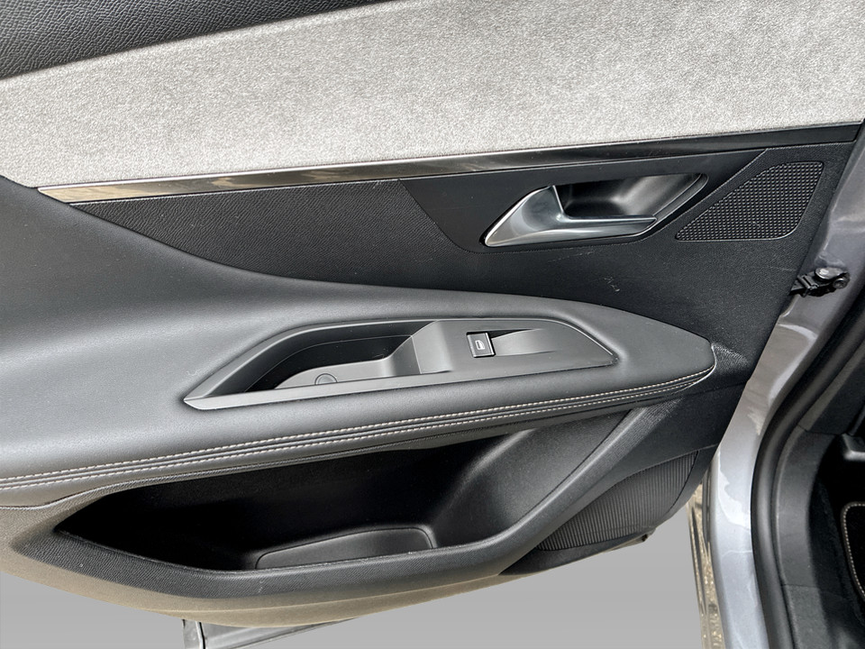 Used Peugeot 3008 2023 for sale - 77797186: Photo 35