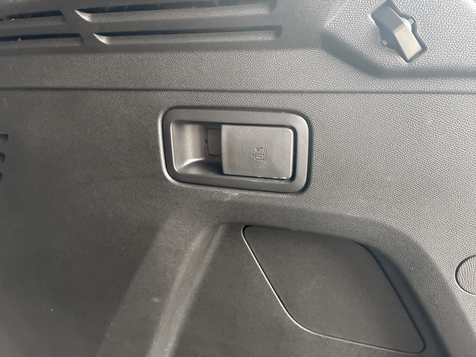 Used Peugeot 3008 2023 for sale - 77797186: Photo 69