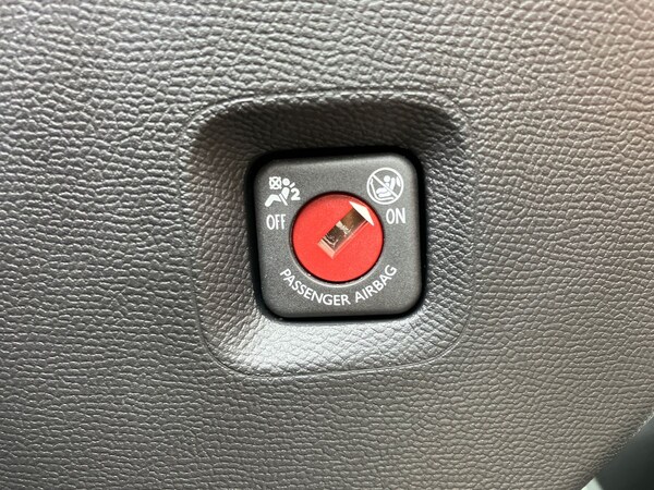 Used Peugeot 2008 2023 for sale - 76090203: Photo 34