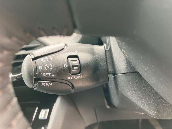 Used Peugeot 2008 2023 for sale - 76090203: Photo 44