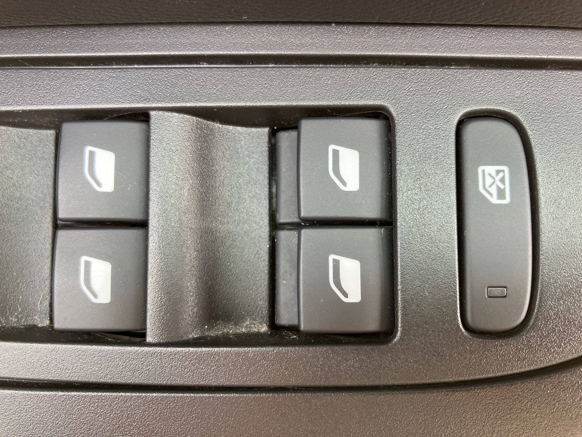 Used Peugeot 2008 2021 for sale - 75869105: Photo 18