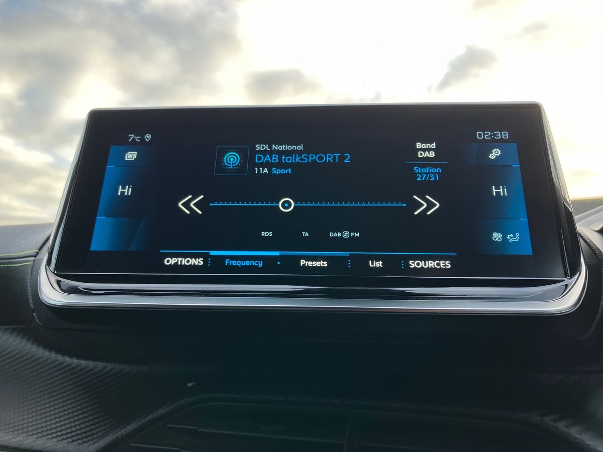 Used Peugeot 2008 2022 for sale - 76958010: Photo 10