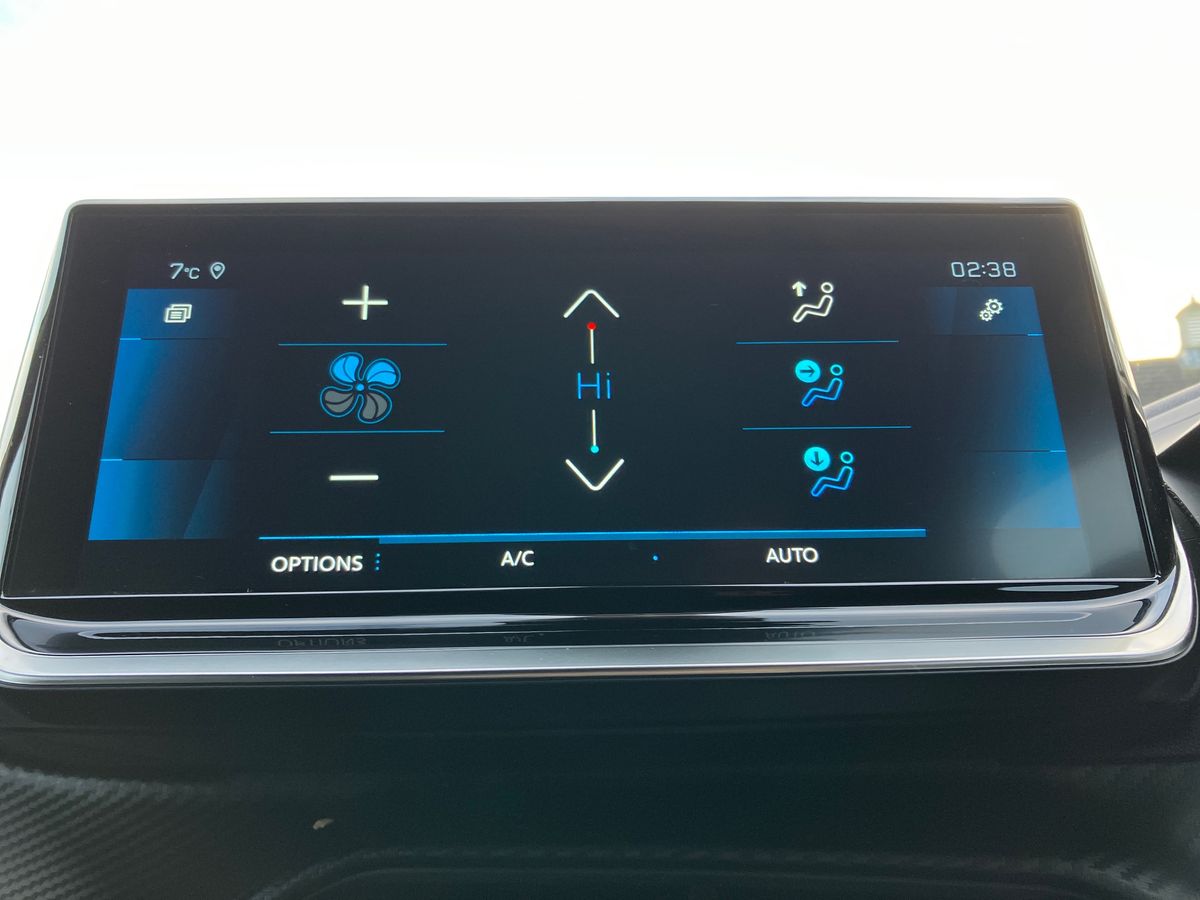 Used Peugeot 2008 2022 for sale - 76958010: Photo 12