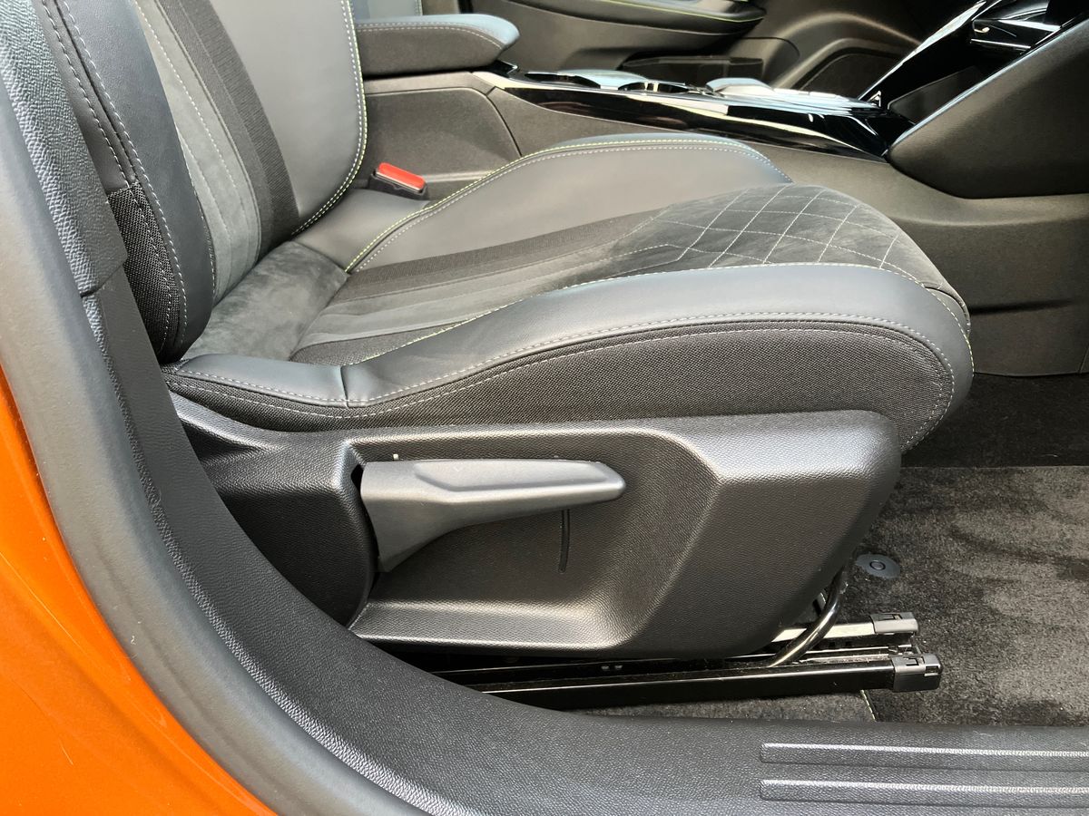 Used Peugeot 2008 2022 for sale - 76958010: Photo 33