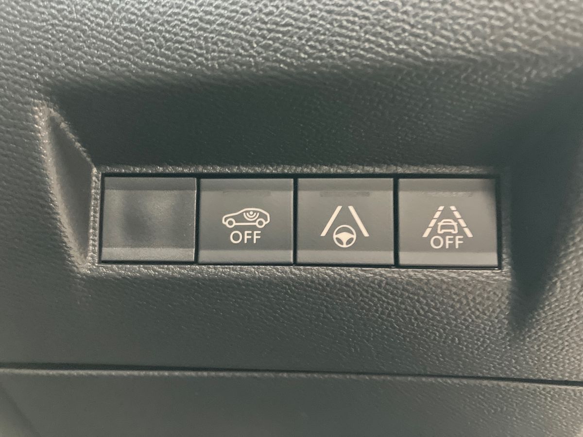 Used Peugeot 2008 2022 for sale - 76958010: Photo 35