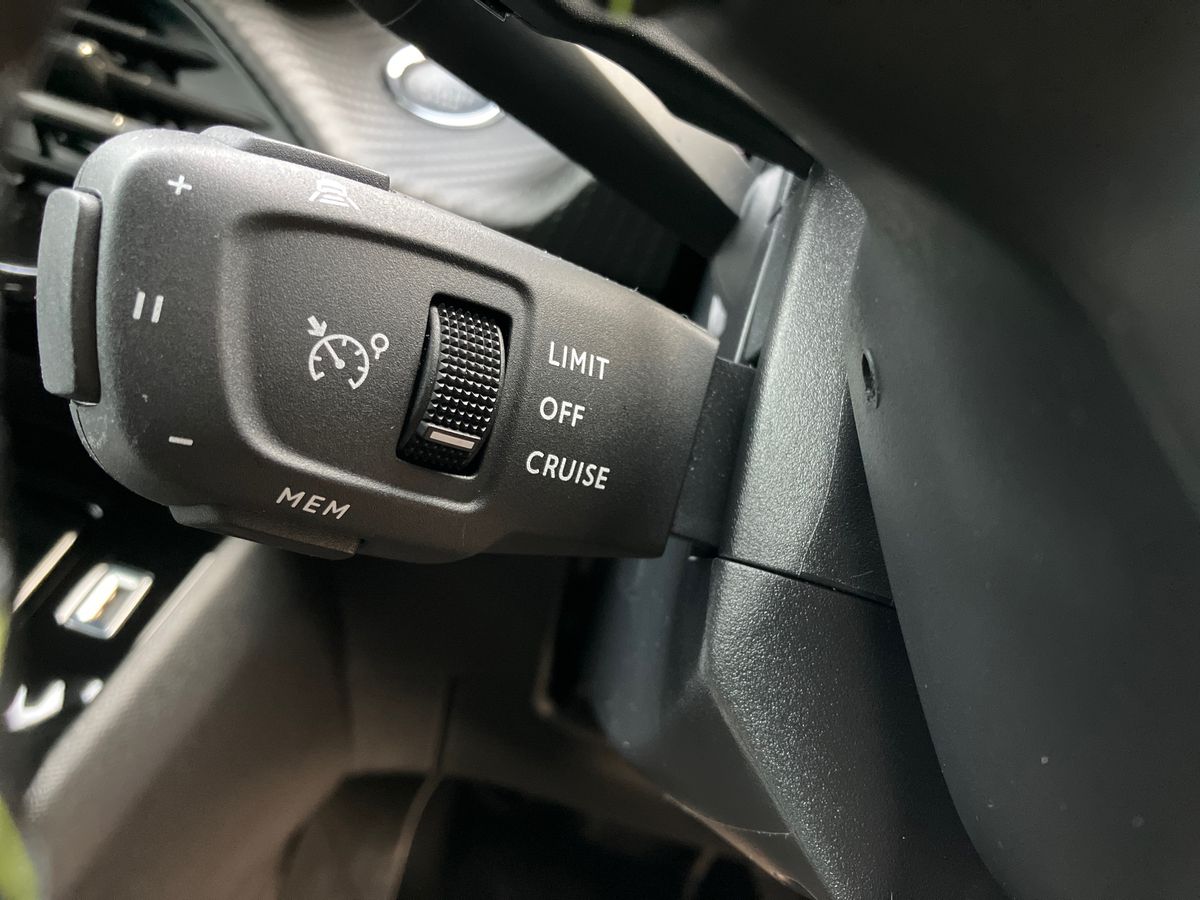 Used Peugeot 2008 2022 for sale - 76958010: Photo 40