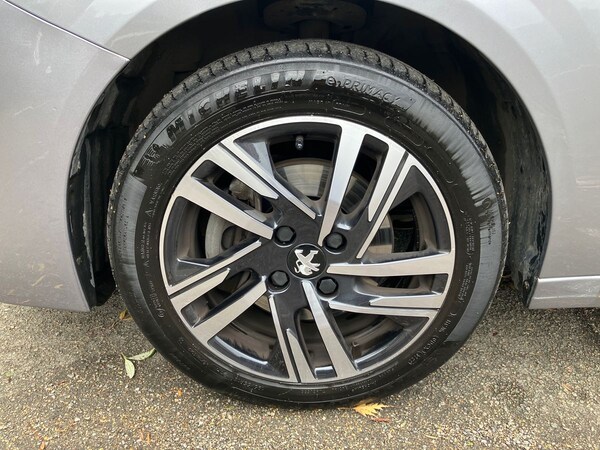Used Peugeot 208 2022 for sale - 76097430: Photo 8
