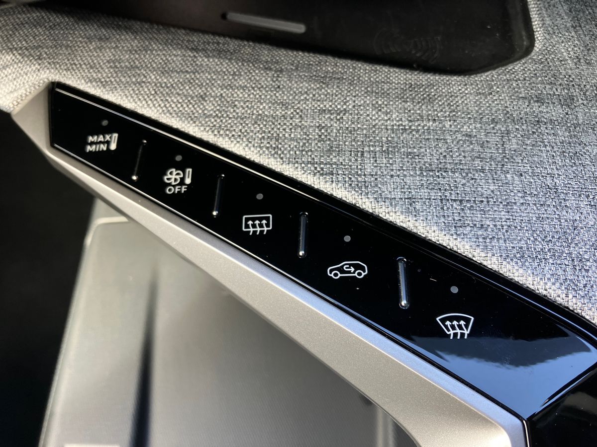 Used Peugeot 3008 2024 for sale - 75869093: Photo 54