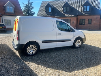 Used Citroen Berlingo 2018 for sale - 76065378: Photo