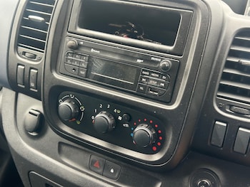Used Vauxhall Vivaro 2015 for sale - 75502147: Photo
