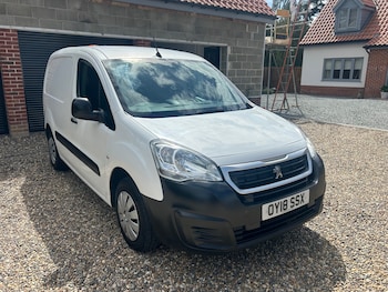 Used Peugeot Partner 2018 for sale - 75472368: Photo