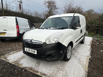 Used Vauxhall Combo 2018 for sale - 76831231: Photo