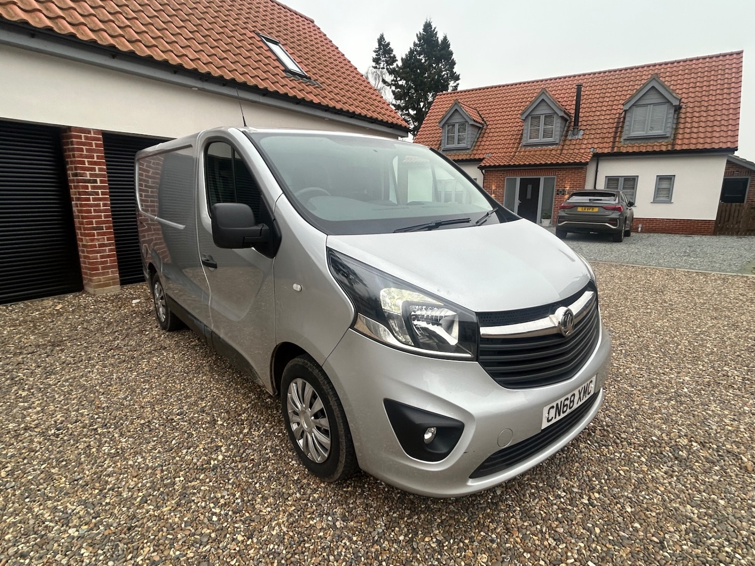 Used Vauxhall Vivaro 2019 for sale - 77420292: Photo 2