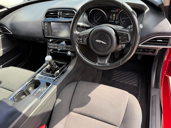 Used Jaguar XE 2015 for sale - 75084727: Photo 23