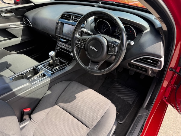 Used Jaguar XE 2015 for sale - 75084727: Photo 24