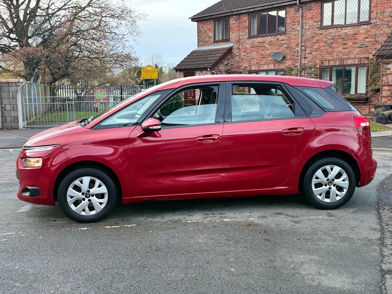 Used Citroen C4 Picasso 2014 for sale - 76780441: Photo 6