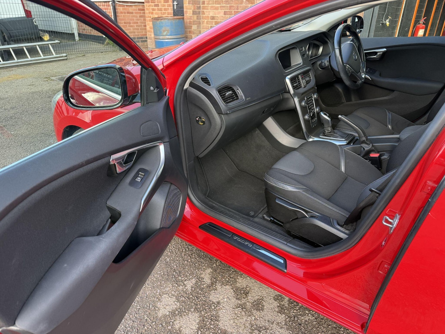 Used Volvo V40 for sale - 78007780: Photo 26