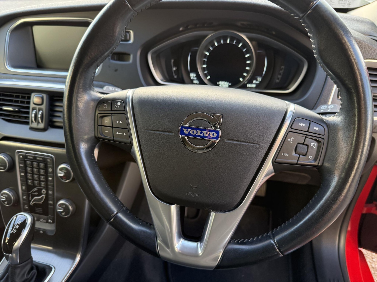 Used Volvo V40 for sale - 78007780: Photo 38