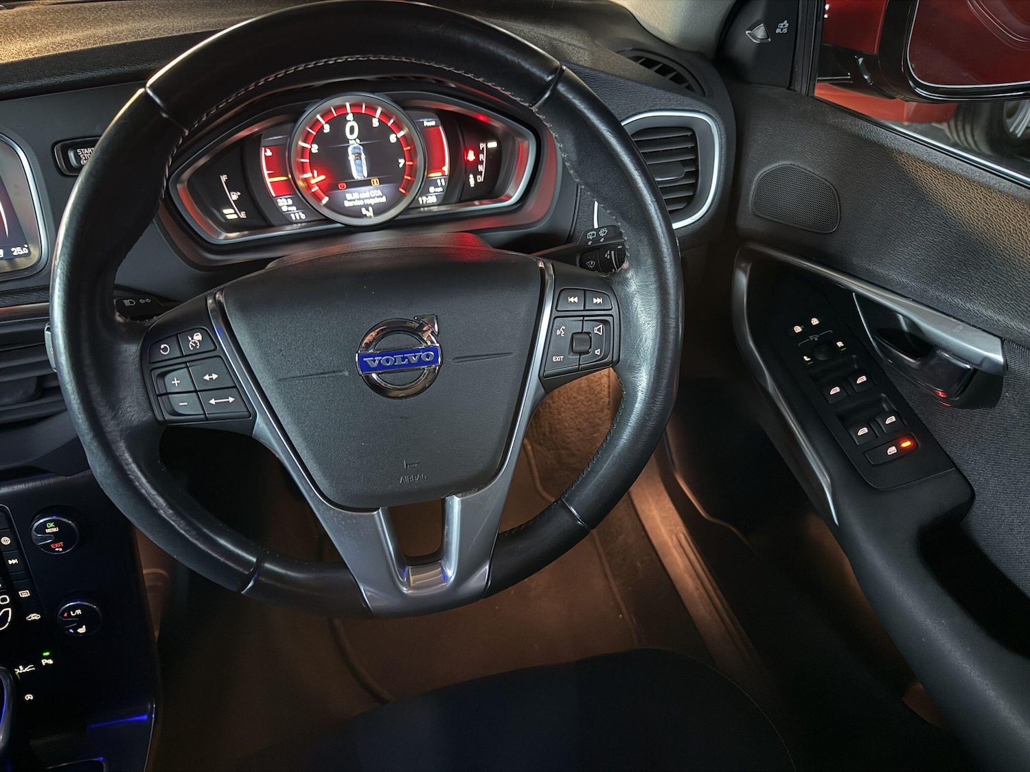 Used Volvo V40 for sale - 78007780: Photo 39