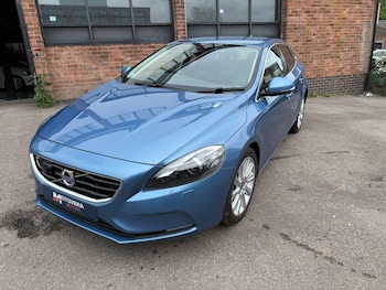 Used Volvo V40 2015 for sale - 78843327: Photo
