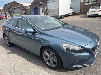 Used Volvo V40 2013 for sale - 79169392: Photo