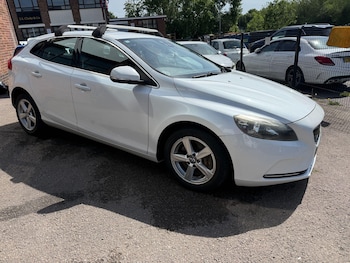 Used Volvo V40 2015 for sale - 78684753: Photo