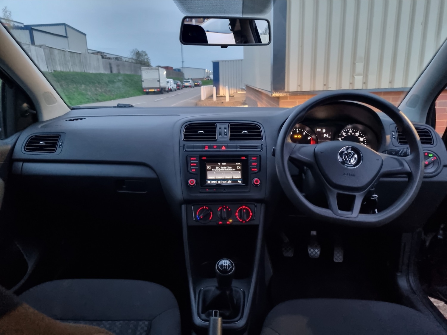 Used Volkswagen Polo 2017 for sale - 76347088: Photo 14