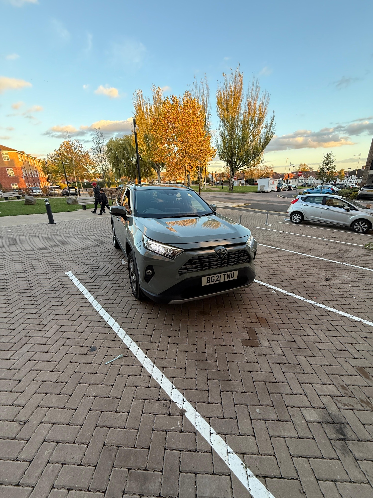 Used Toyota RAV4 2021 for sale - 76510637: Photo 6