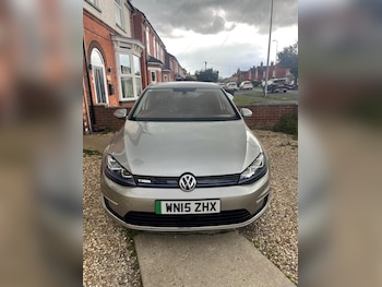 Volkswagen - Golf