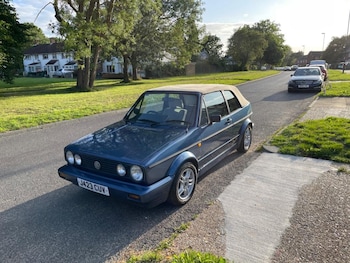 Volkswagen - Golf