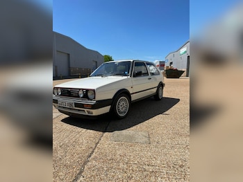 Volkswagen - Golf