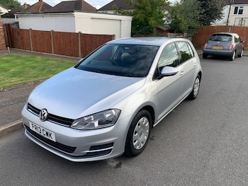 Volkswagen - Golf