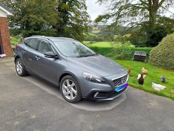 Volvo - V40