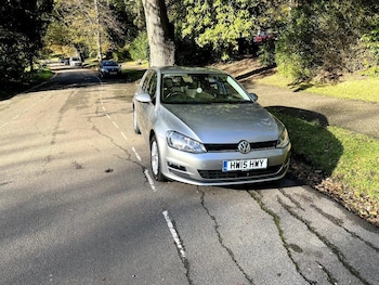 Volkswagen - Golf