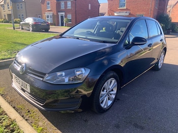Volkswagen - Golf