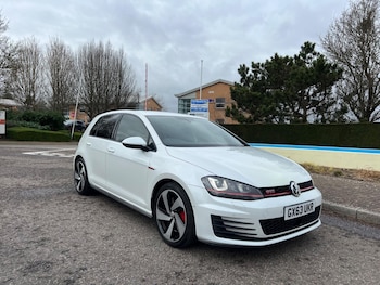 Volkswagen - Golf