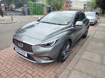 Infiniti - Q30
