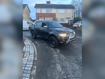 Mitsubishi - L200