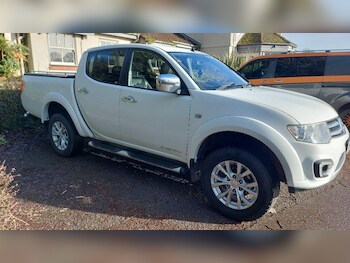 Mitsubishi - L200