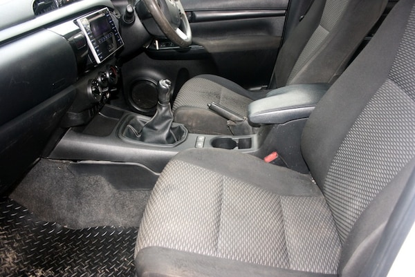 Used Toyota Hilux 2017 for sale - 74122524: Photo 12