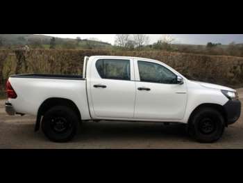Used Toyota Hilux 2017 for sale - 74122524: Photo