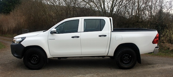 Used Toyota Hilux 2017 for sale - 74122524: Photo 2
