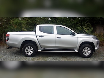Mitsubishi - L200
